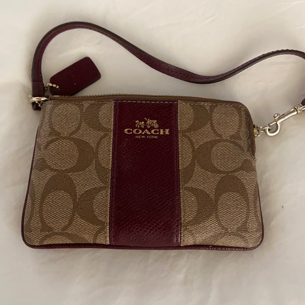 Coach wristlet perfect condition!